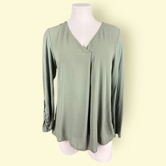 BOBEAU Olive Green Mixed Media V-neck Blouse with Roll-tab Sleeves | Size L - Picture 1 of 5